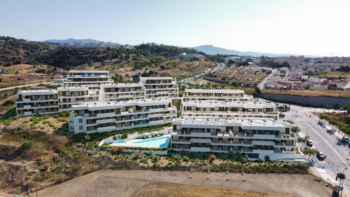 New build, 3 bedroom, 2 bathroom apartment in Estepona