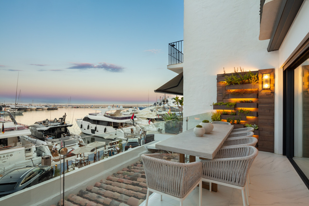 3-Bed Puerto Banús Luxury Apartment